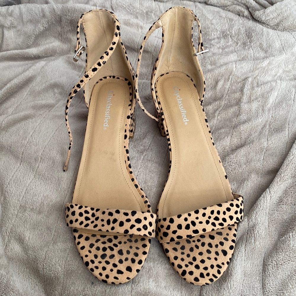 Great shoes for a wedding or going out with the girls!